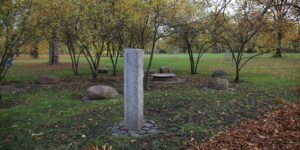 Gedenkort für die verstorbenen Kinder der Stadt - BILDLEXIKON LEIPZIG - Das lebendige Stadtgedächtnis von Leipzig