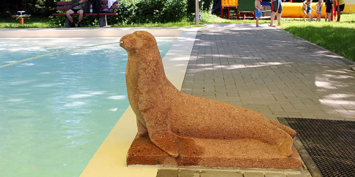 Kinderfreibecken „Robbe“ und Schwimmhalle Nord