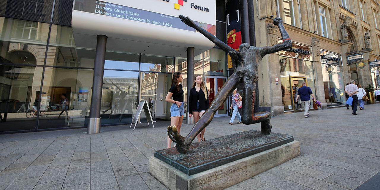 Foto: Leipzig – Der Jahrhundertschritt – Beitragsbild