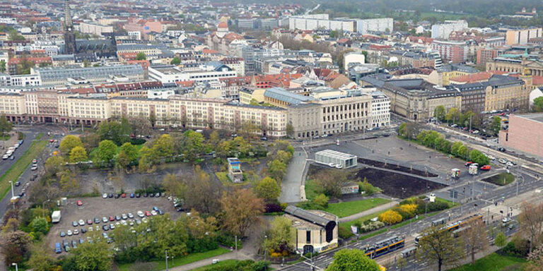 Foto: Leipzig – Leipziger Beat-Demo – 31. Oktober 1965 – Blick auf den Wilhelm-Leuschner-Platz (2016) – Hier fand 1965 die größte nicht genehmigte Demonstration der DDR seit dem 17. Juni 1953 statt