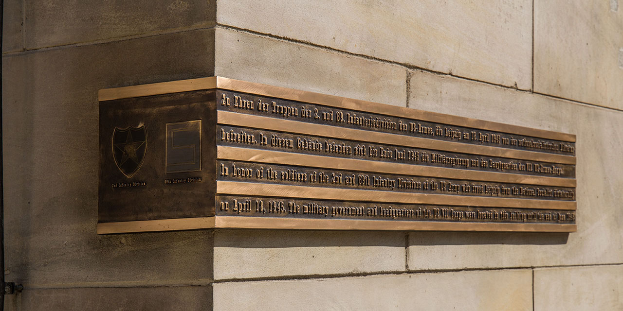 Foto: Leipzig - Gedenktafel: Befreiung durch die US Armee